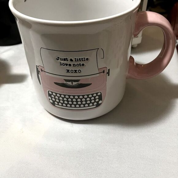 Just A Little Love Note XOXO Coffee Mug Ceramic Pink Typewriter 20 oz Nib - Picture 6 of 9